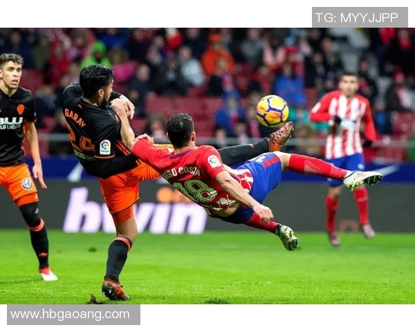 巴萨与马竞历史交锋回顾与战术分析揭示双方竞争的激烈程度 巴萨与马竞历史交锋回顾与战术分析揭示双方竞争的激烈程度